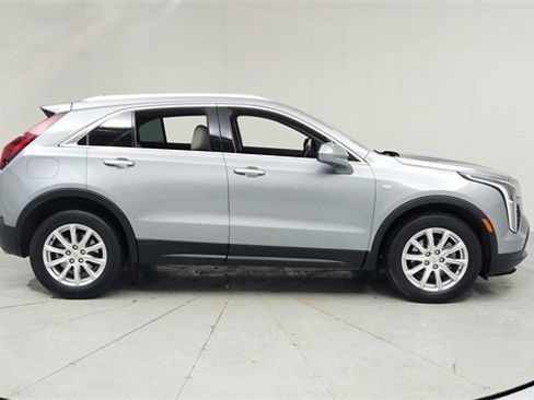 Certified 2023 Cadillac XT4 Luxury w/ Cold Weather Package image 6