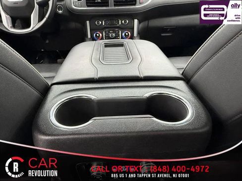 Used 2024 GMC Yukon XL SLT image 40