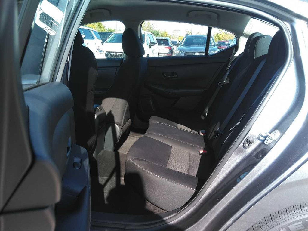 Used 2024 Nissan Sentra SV FWD image 9