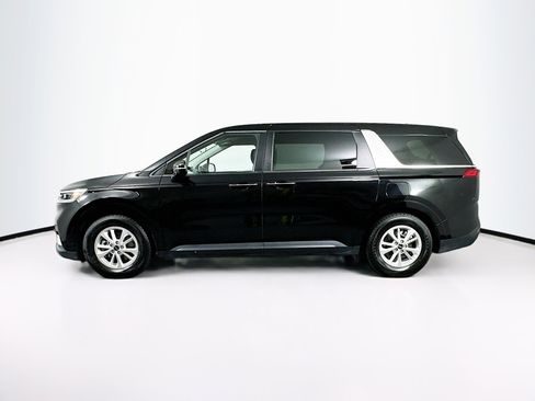 Used 2024 Kia Carnival LX image 4