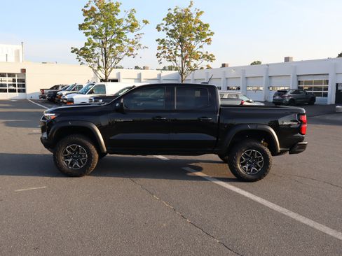 Used 2026 Chevrolet Colorado ZR2 w/ Technology Package AWD/4WD image 7