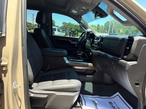 Used 2022 Chevrolet Silverado 1500 LT Trail Boss w/ LT Trail Boss Premium Package AWD/4WD image 17