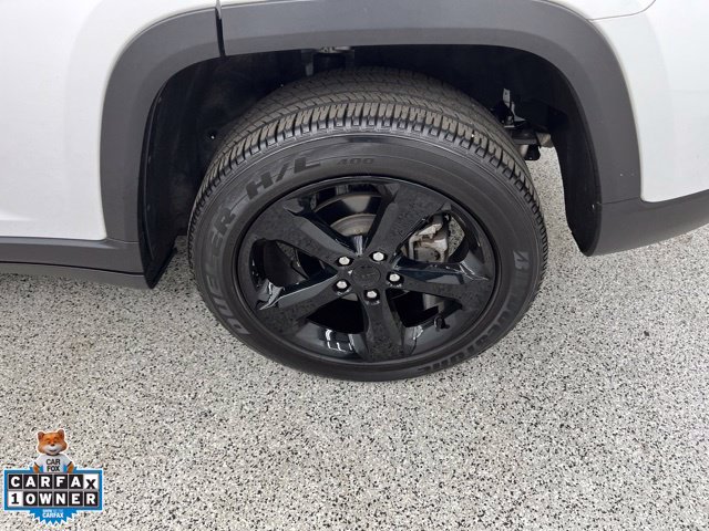 Used 2023 Jeep Grand Cherokee Altitude AWD/4WD image 10
