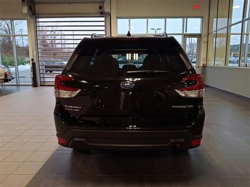Certified 2023 Subaru Forester Premium image 5