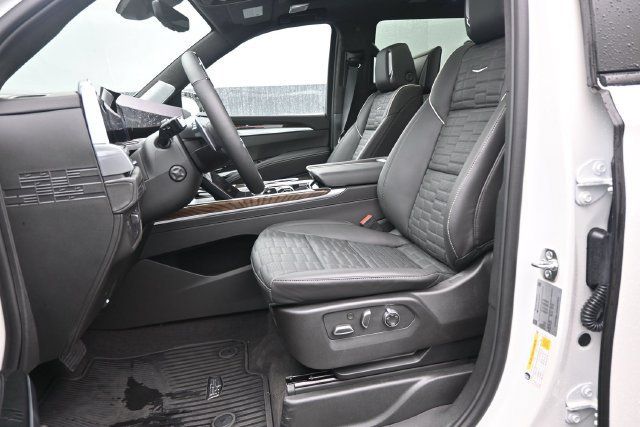 Used 2025 Cadillac Escalade Sport Platinum AWD/4WD image 8