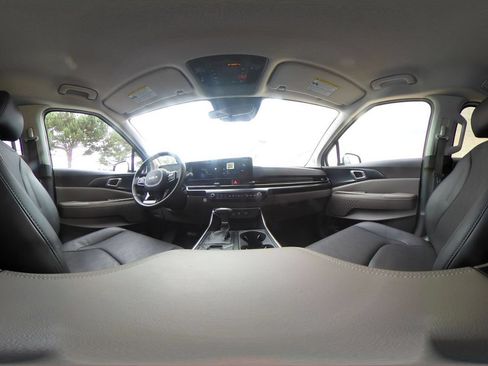 Used 2026 Kia Carnival FWD image 45