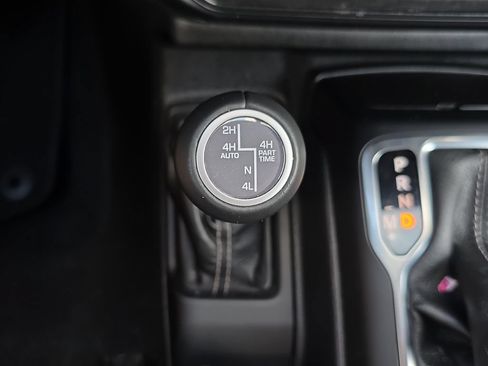 Used 2023 Jeep Wrangler Unlimited Sahara w/ Cold Weather Group AWD/4WD image 24