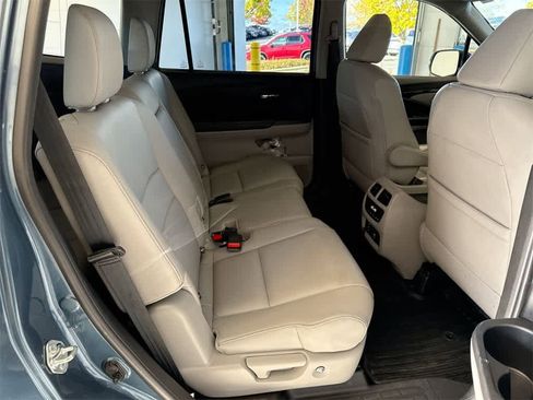 Certified 2017 Honda Pilot Touring image 21