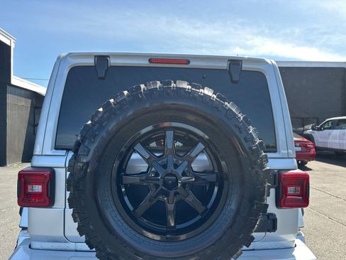 Used 2023 Jeep Wrangler Unlimited Sahara AWD/4WD image 24