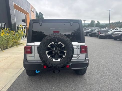 Used 2024 Jeep Wrangler Unlimited Rubicon 4xe w/ Technology Group AWD/4WD image 5