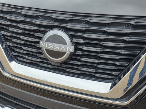 Used 2022 Nissan Rogue Platinum w/ Head-Up Display Package image 30