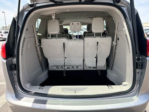 Used 2017 Chrysler Pacifica Touring-L Plus w/ Advanced Safetytec Group FWD image 26