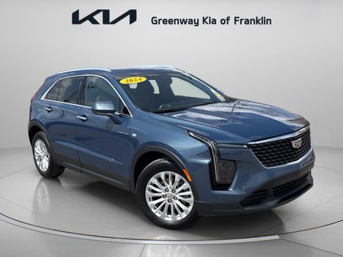 Used 2024 Cadillac XT4 Luxury w/ Cold Weather Package FWD image 1