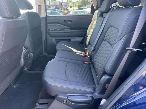 Used 2025 Nissan Pathfinder SV FWD image 20