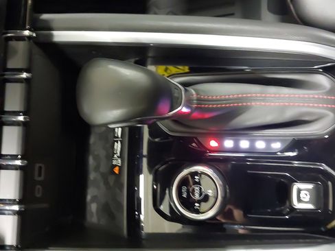 Used 2023 Chevrolet Colorado Z71 w/ Z71 Convenience Package 2 image 22