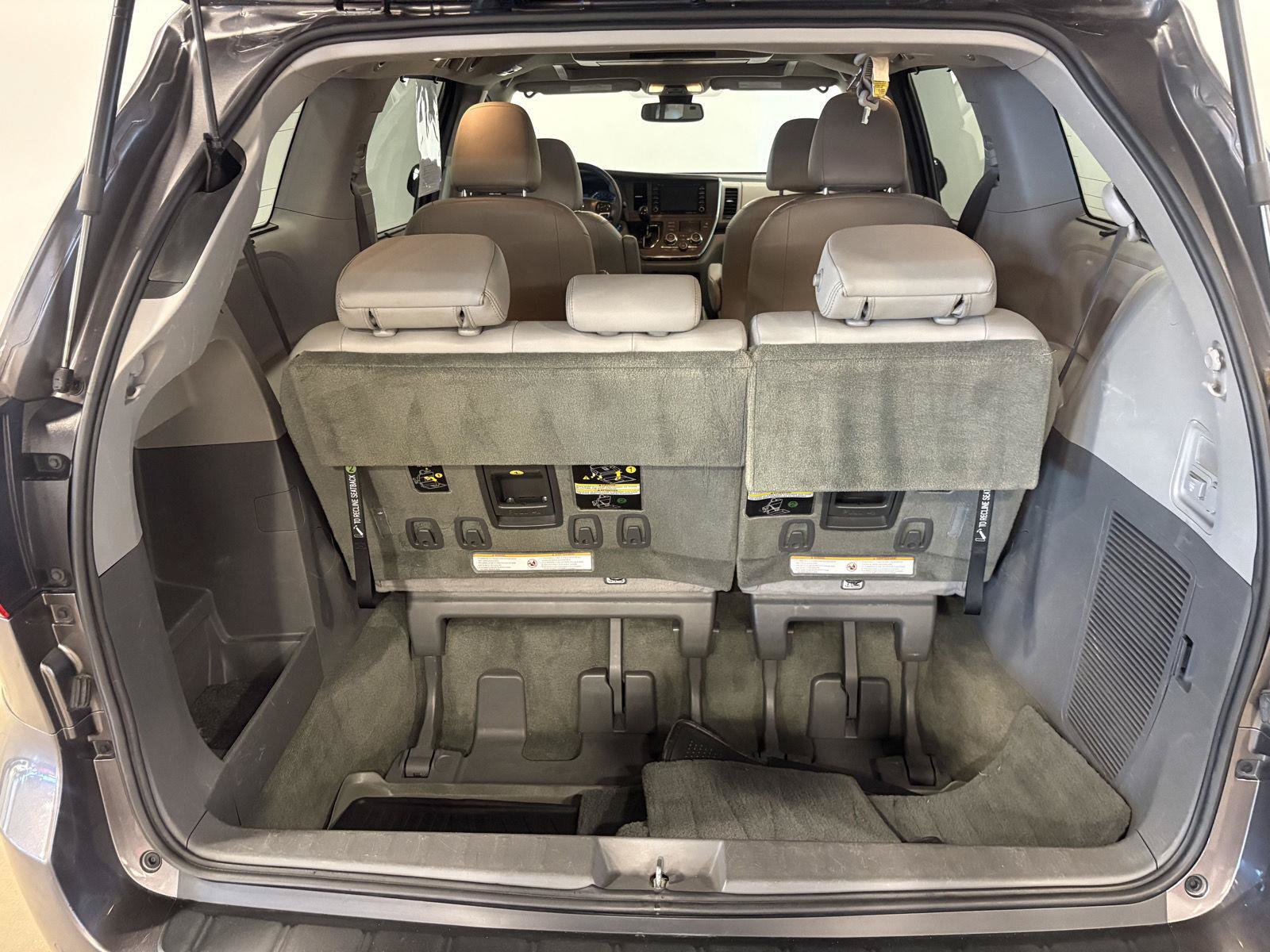 Used 2018 Toyota Sienna XLE Premium w/ Carpet Mat Package AWD/4WD image 40