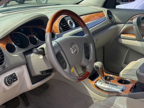 Used 2012 Buick Enclave Leather FWD image 2