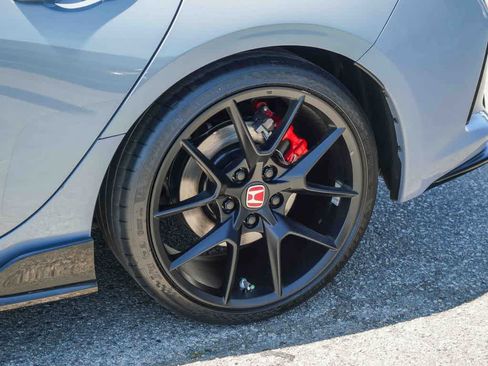 Used 2023 Honda Civic Type R image 11