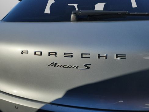 Used 2015 Porsche Macan S AWD/4WD image 24