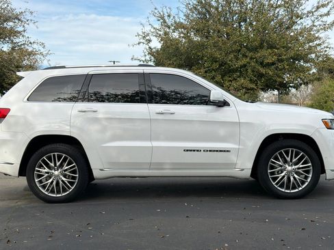 Used 2017 Jeep Grand Cherokee Summit image 3
