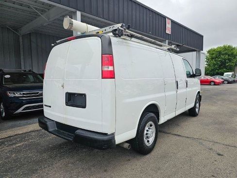 Used 2018 Chevrolet Express 2500 w/ Driver Convenience Package RWD image 4