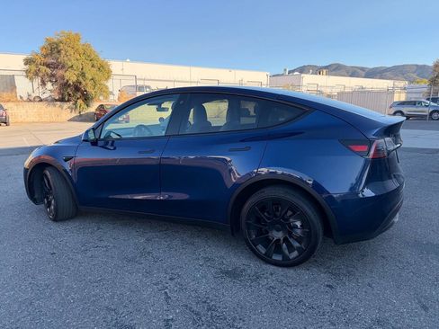 Used 2023 Tesla Model Y Long Range AWD/4WD image 15