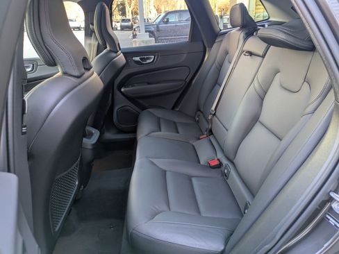 Certified 2025 Volvo XC60 B5 Plus image 28