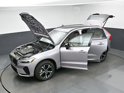 New 2026 Volvo XC60 B5 Core w/ Climate Package AWD/4WD image 48