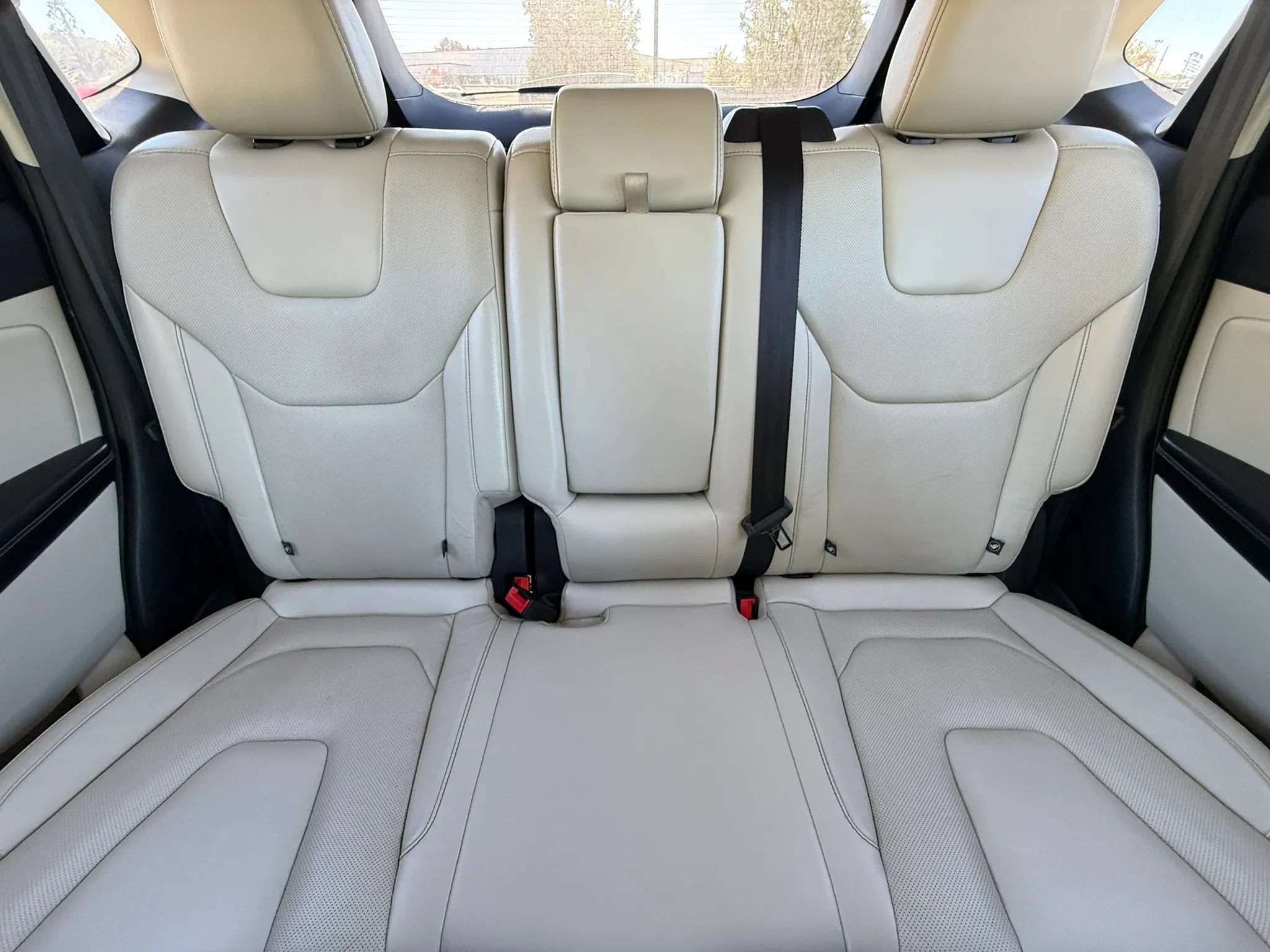 Used 2015 Ford Edge Titanium w/ Equipment Group 301A AWD/4WD image 22