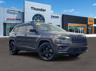 Used 2023 Jeep Cherokee Altitude Lux AWD/4WD video 1