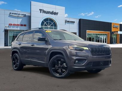 Used 2023 Jeep Cherokee Altitude Lux