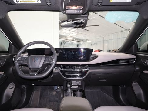 Used 2024 Buick Envista Avenir FWD image 28