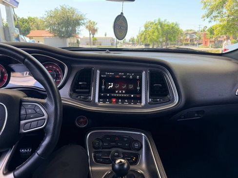 Used 2019 Dodge Challenger SRT Hellcat w/ Widebody Package RWD image 9