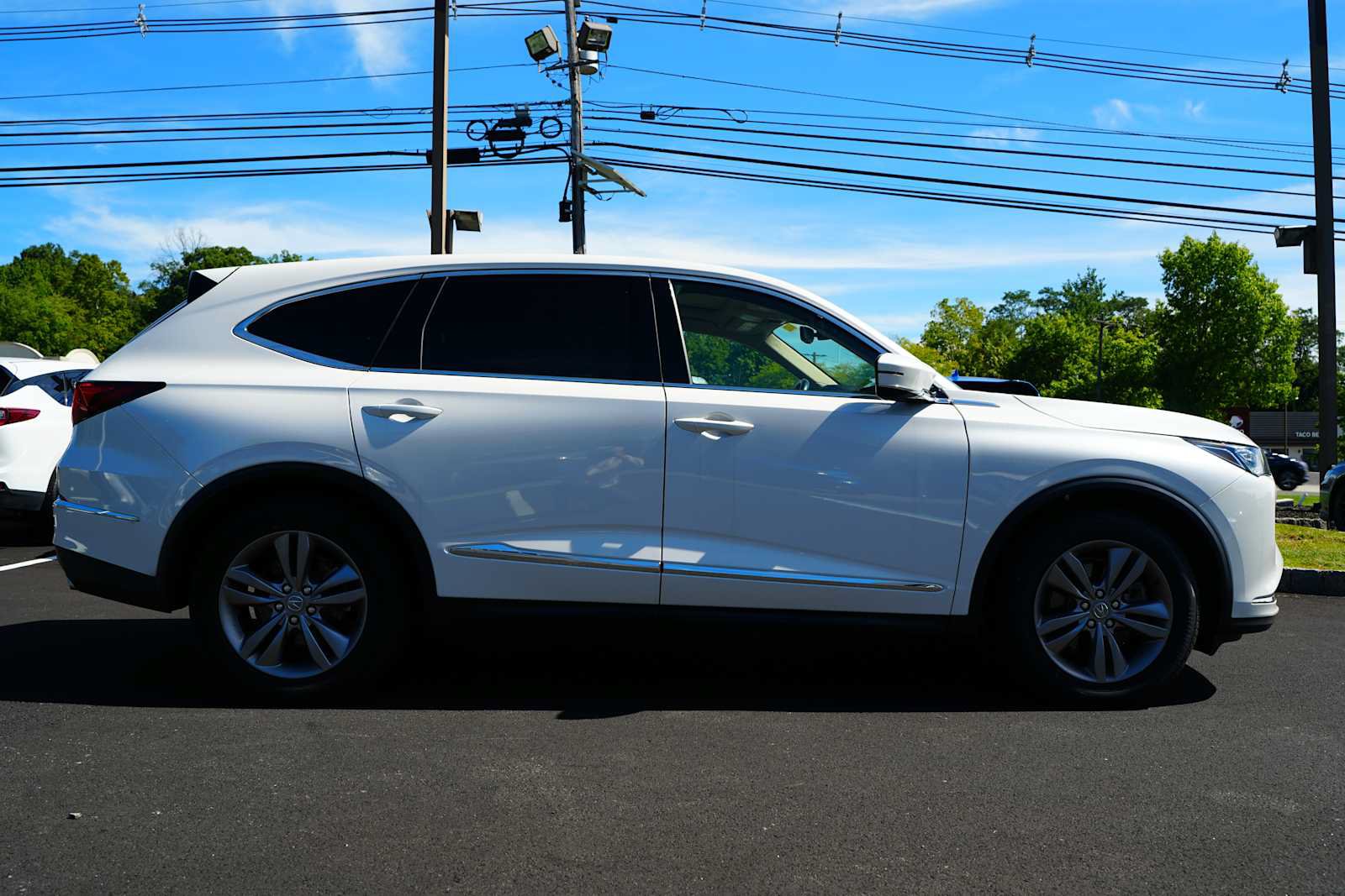Used 2023 Acura MDX SH-AWD image 8