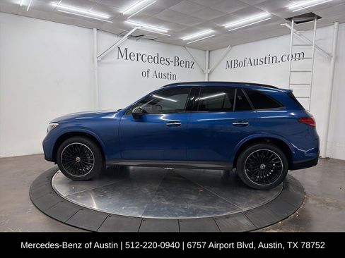 Used 2023 Mercedes-Benz GLC 300 4MATIC image 4