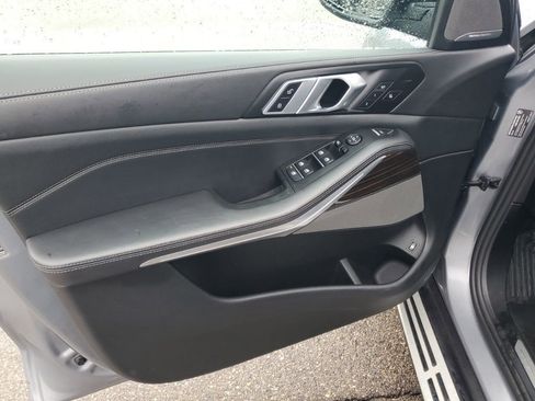 Used 2025 BMW X5 xDrive50e image 8