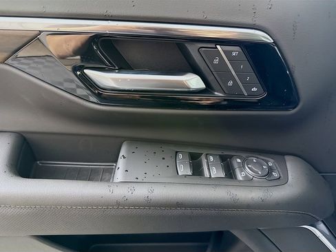 New 2026 Chevrolet Tahoe High Country AWD/4WD image 18