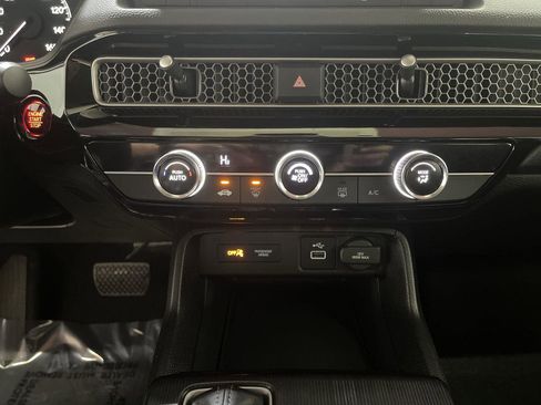 Used 2023 Honda Civic LX image 17