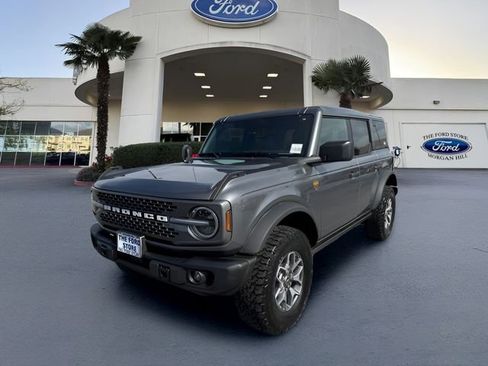 Certified 2025 Ford Bronco Badlands image 1