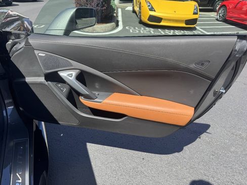 Used 2015 Chevrolet Corvette Z06 w/ 3LZ Preferred Equipment Group RWD image 12