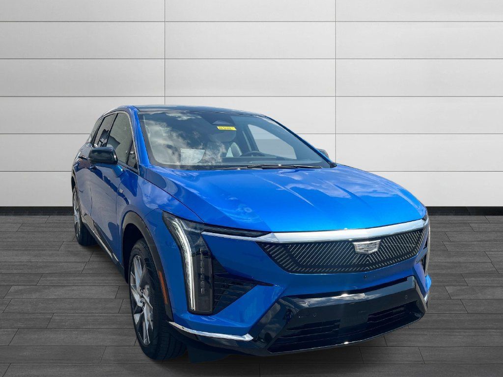 Certified 2026 Cadillac Optiq Luxury 1 RWD image 8