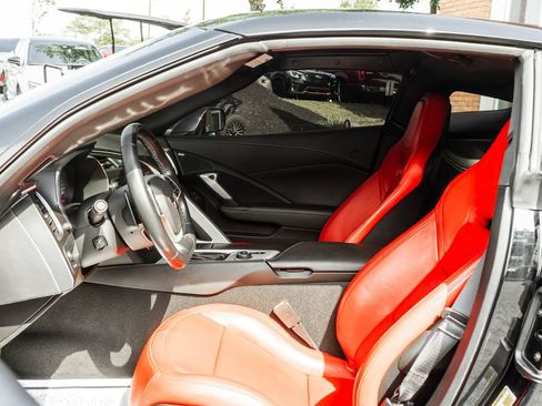 Used 2019 Chevrolet Corvette Stingray Coupe w/ 1LT RWD image 23
