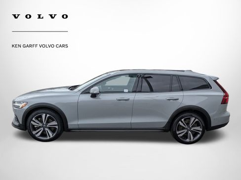 Certified 2025 Volvo V60 B5 Cross Country Plus image 7