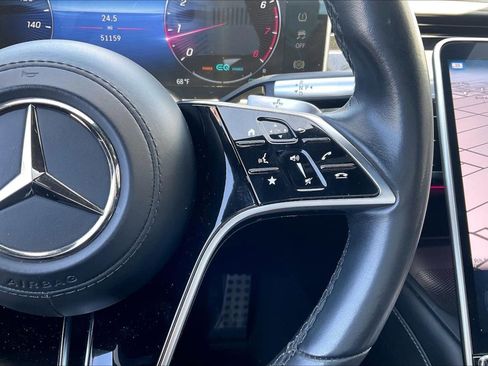 Used 2022 Mercedes-Benz S 580 4MATIC Sedan w/ AMG Line Package image 19