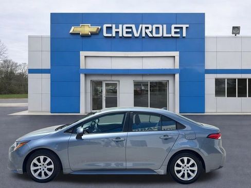 Used 2024 Toyota Corolla LE FWD image 4
