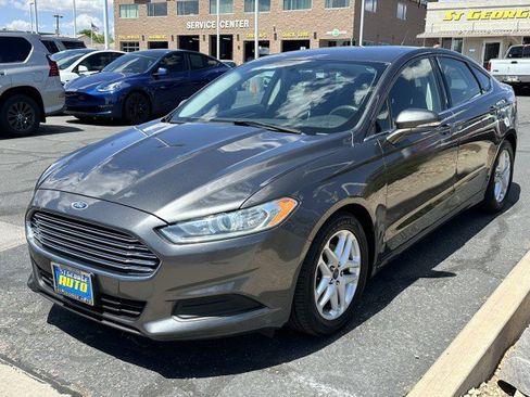 Used 2015 Ford Fusion SE FWD image 7