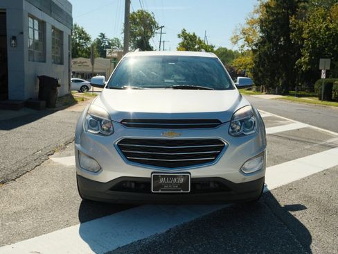 Used 2017 Chevrolet Equinox LT w/ Convenience Package FWD image 2