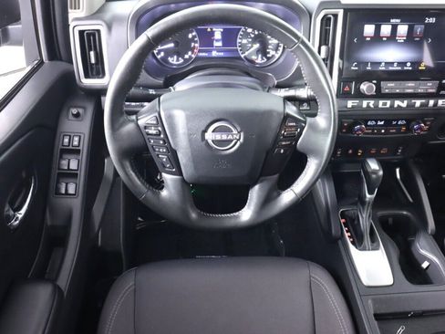 Used 2025 Nissan Frontier SV w/ SV Convenience Package RWD image 38
