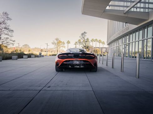 Used 2024 McLaren 750S image 38