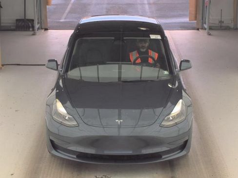 Used 2023 Tesla Model 3 RWD image 2